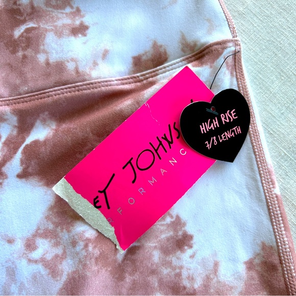 Betsey Johnson NWT Performance Leggings - Size Medium - Picture 5 of 5